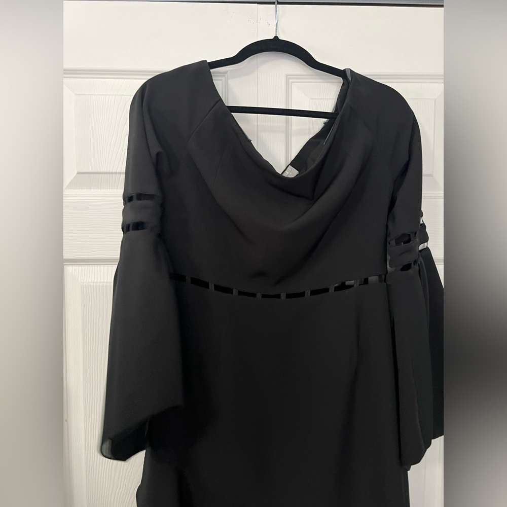 FINDERS KEEPERS Black Solar Dress - Picture 7 of 8